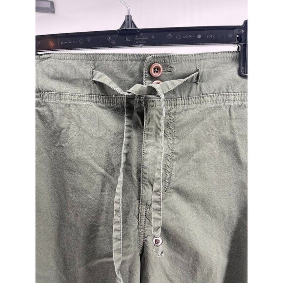 Lane Bryant Women's Plus Size 20 Army Green Capri Pants - Picture 3 of 6